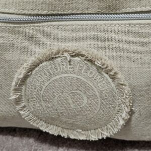 NWOT DIOR BEAUTY CANVAS ZIPPER COSMETIC BAG.